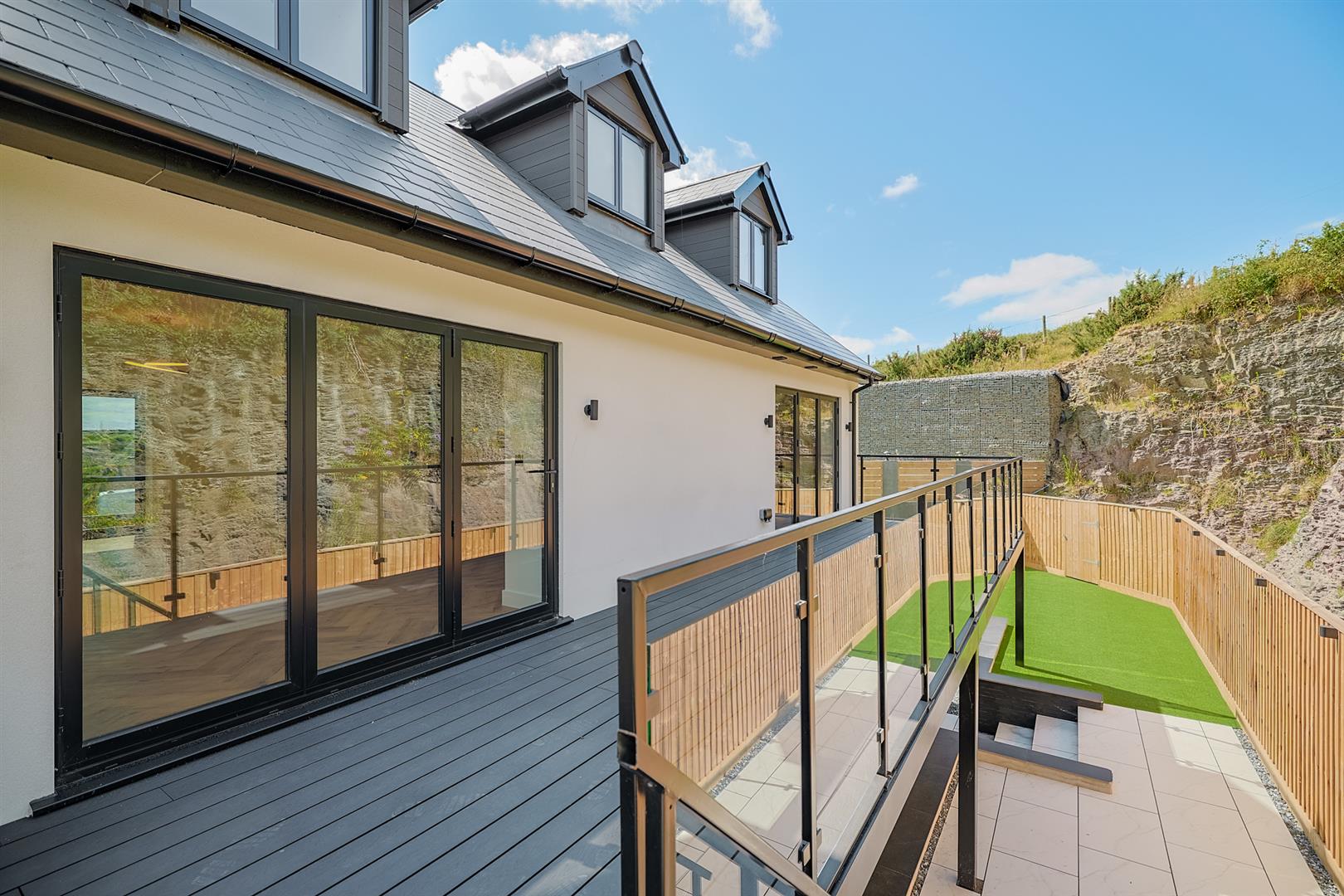 Heddfan, Croesyceiliog, Carmarthen, SA32 8DS